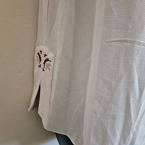 Vince Camuto Embroidered Top - Picture 4 of 7